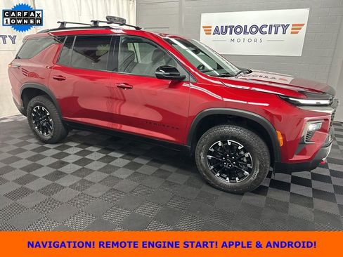 Used 2025 Chevrolet Traverse Z71 image 1