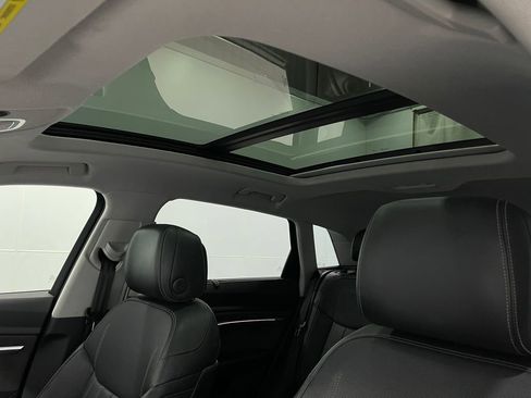 Used 2019 Audi e-tron Prestige w/ Prestige Package image 11