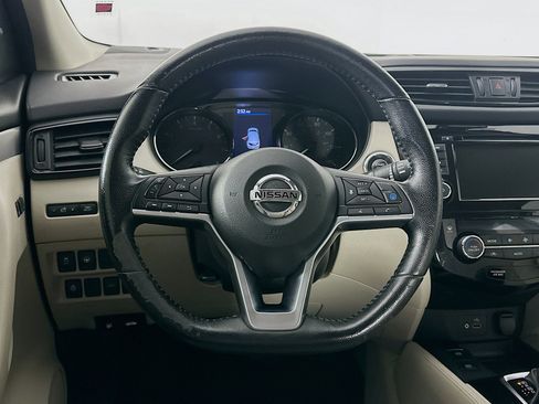 Used 2020 Nissan Rogue Sport SV w/ Technology Package image 17