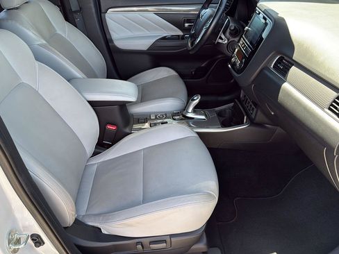 Used 2019 Mitsubishi Outlander GT AWD/4WD image 23