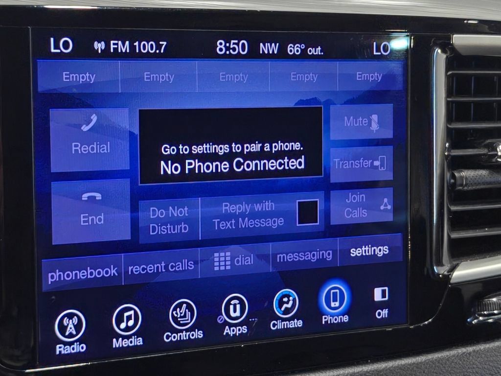 Used 2017 Chrysler Pacifica Touring-L FWD image 43