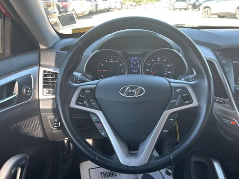 Used 2017 Hyundai Veloster FWD image 8