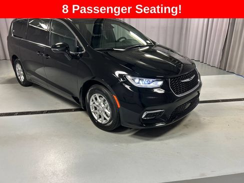New 2026 Chrysler Pacifica Select FWD image 1