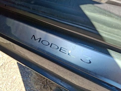 Used 2020 Tesla Model 3 Standard Range Plus RWD image 30