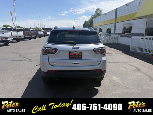 Used 2025 Jeep Compass Limited AWD/4WD image 3
