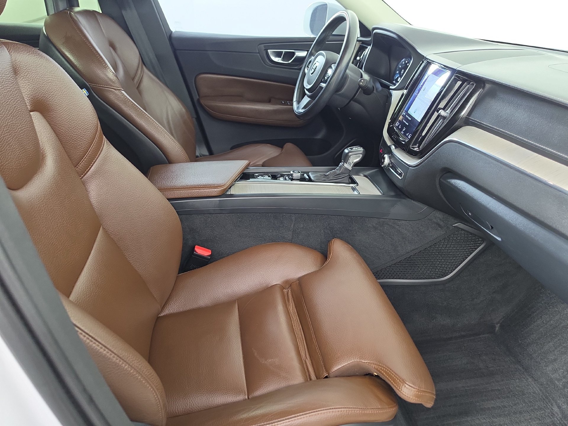 Used 2018 Volvo XC60 T6 Inscription w/ Convenience Package AWD/4WD image 33