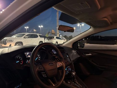 Used 2016 Ford Focus SE FWD image 29