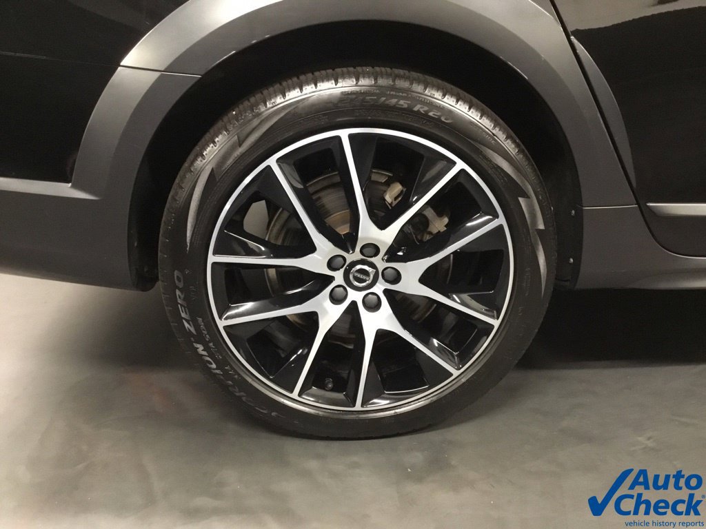 Used 2020 Volvo V90 T6 Cross Country AWD/4WD image 17