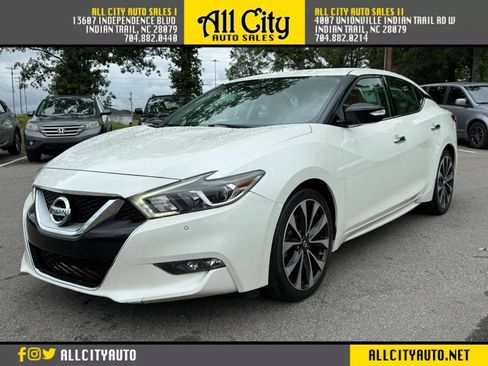 Used 2016 Nissan Maxima SR w/ Interior Lighting Package FWD image 3