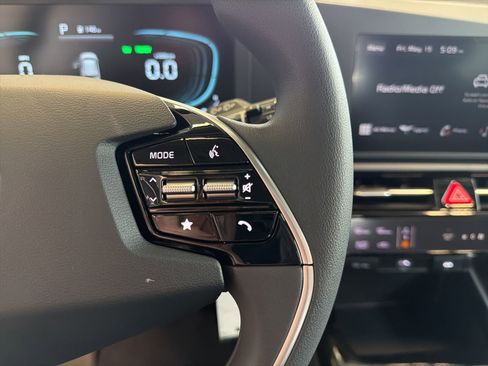 New 2026 Kia Niro LX FWD image 16