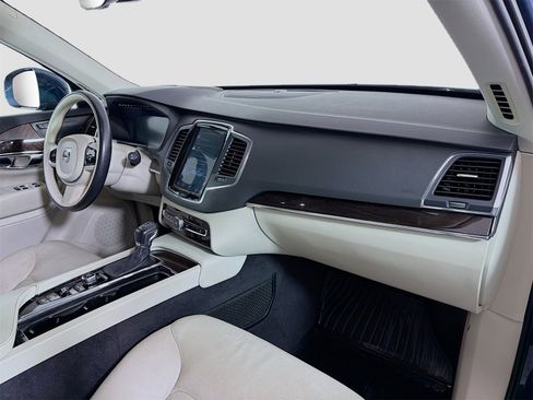 Used 2019 Volvo XC90 T6 Momentum w/ Advanced Package image 32
