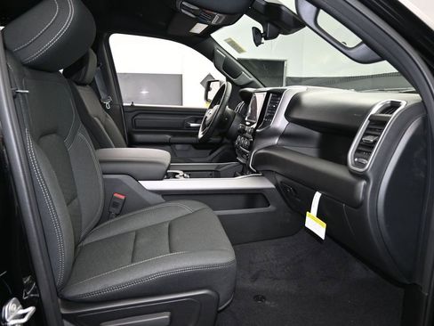 New 2026 RAM 1500 Express image 38