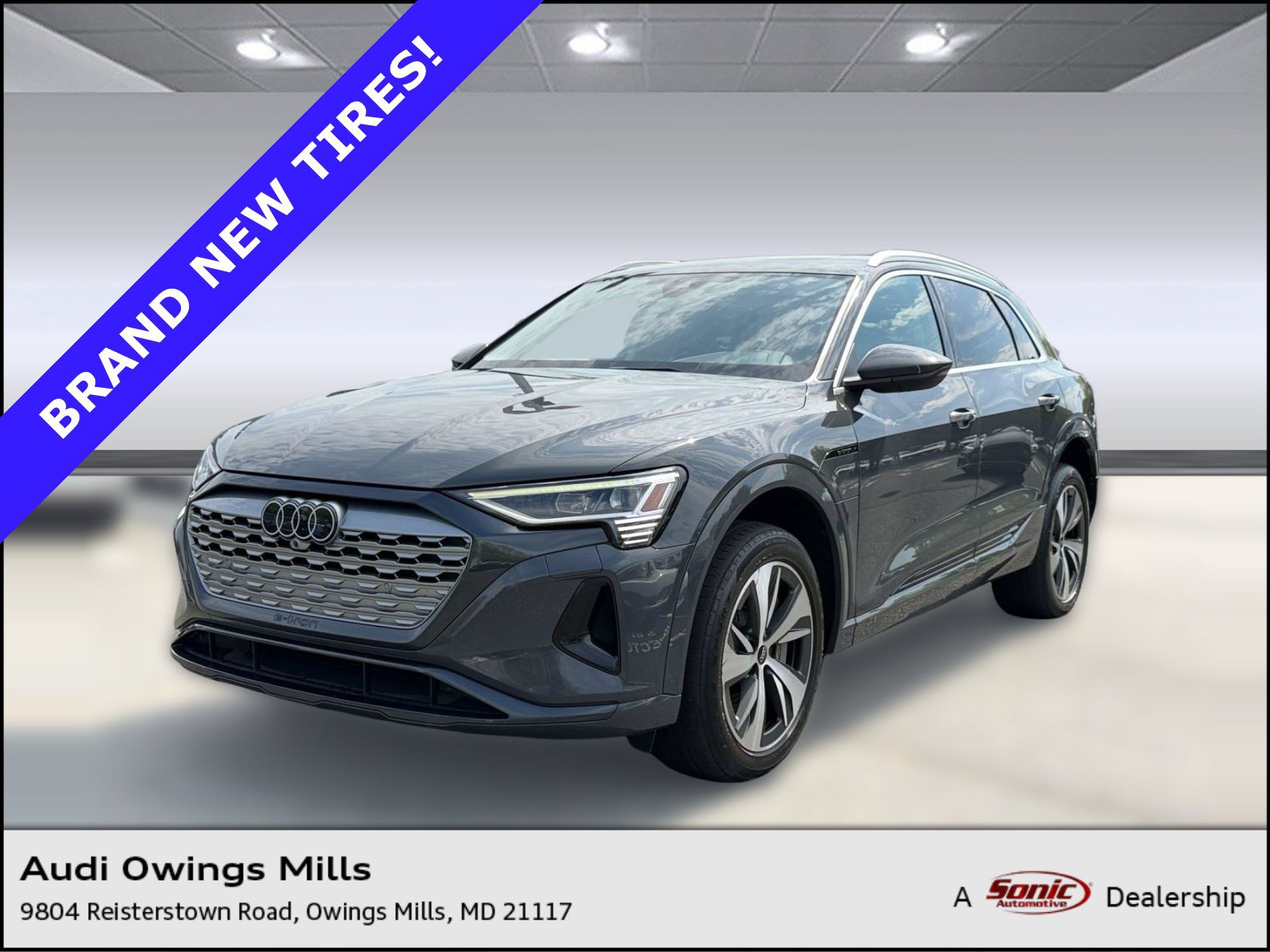 Used 2024 Audi Q8 e-tron Premium Plus AWD/4WD image 1