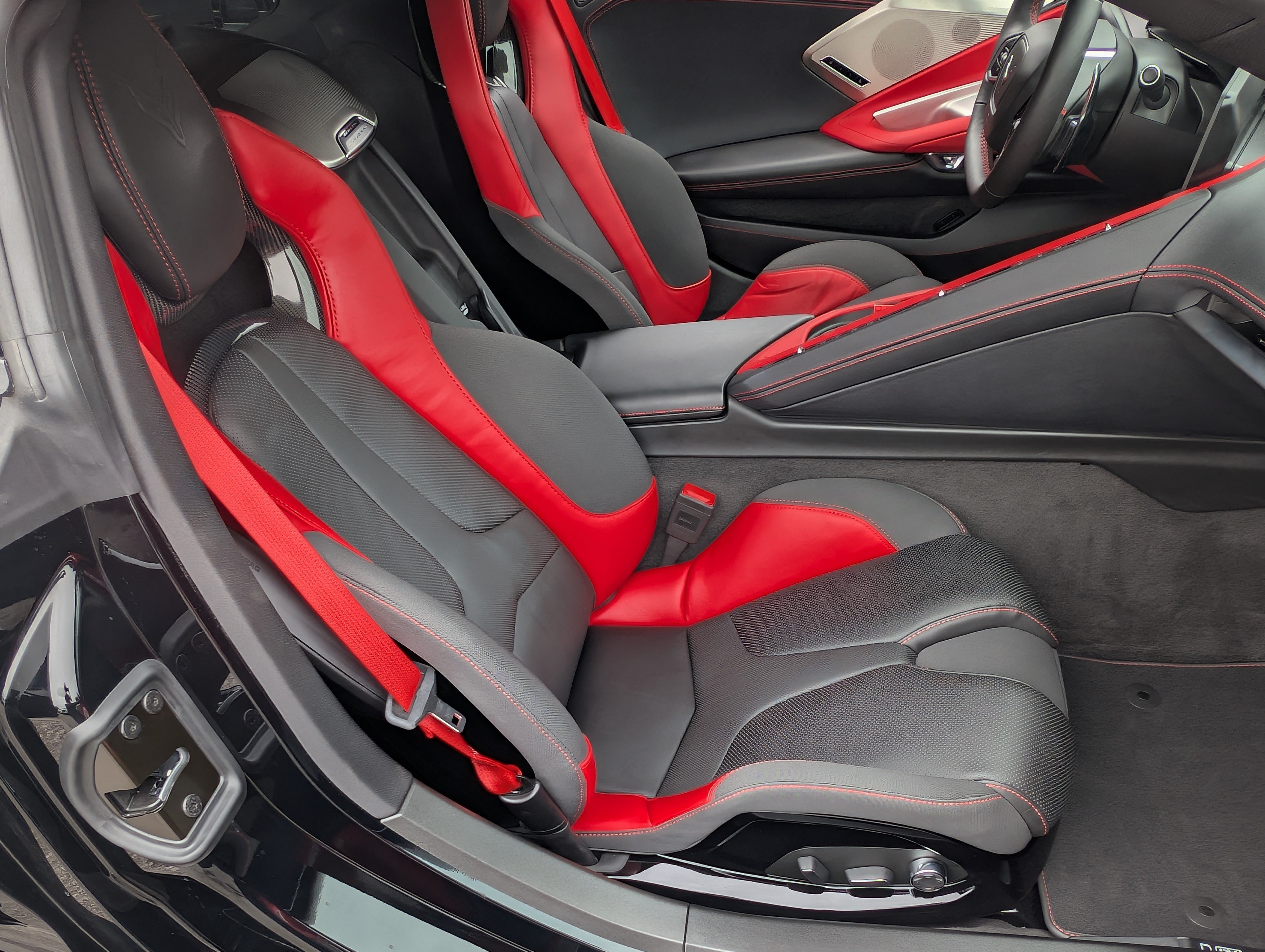 Used 2024 Chevrolet Corvette Stingray Preferred Cpe w/ Z51 Performance Package RWD image 18