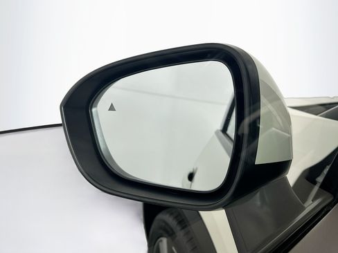 Used 2023 Nissan Rogue SL w/ SL Premium Package FWD image 16