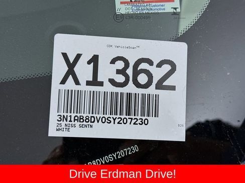 Used 2025 Nissan Sentra SR FWD image 30