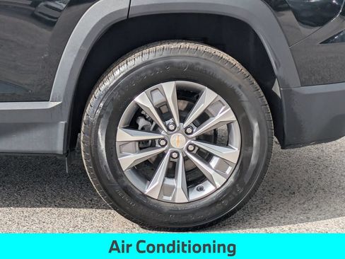 Used 2025 Chevrolet Equinox LT FWD image 12
