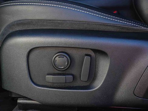 Used 2020 Land Rover Range Rover Velar R-Dynamic S image 27