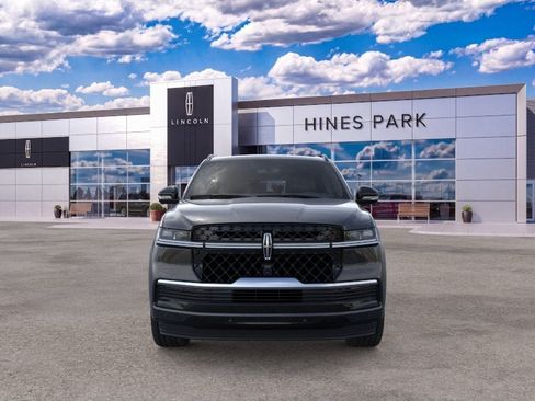New 2026 Lincoln Navigator Reserve w/ Jet Appearance Package AWD/4WD image 6