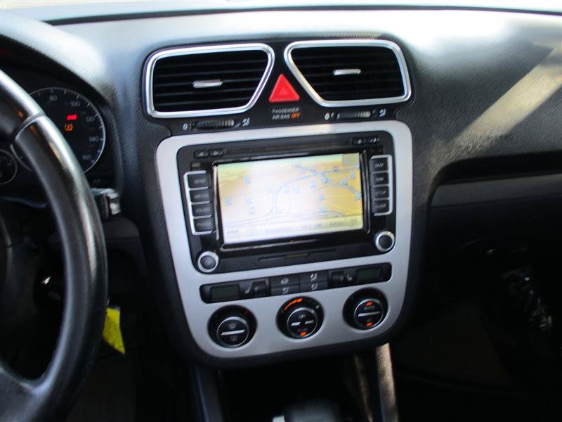 Used 2009 Volkswagen Eos Komfort FWD image 12