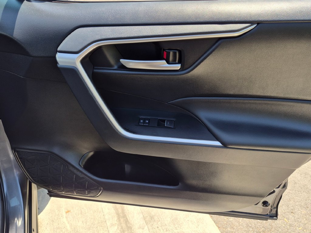 Used 2023 Toyota RAV4 XLE Premium FWD image 18