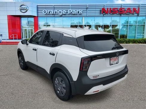 Used 2025 Nissan Kicks S image 3