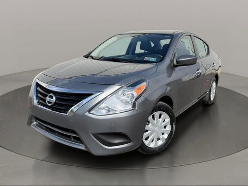 Used 2019 Nissan Versa SV image 1