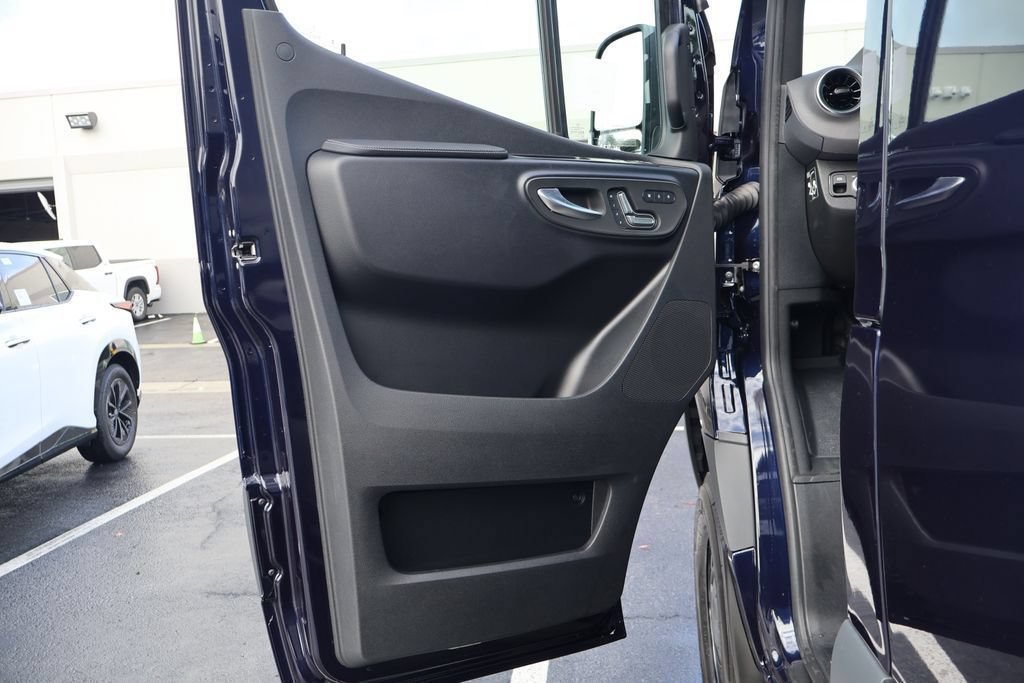 New 2026 Mercedes-Benz Sprinter 2500 image 7