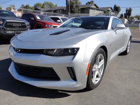 Used 2016 Chevrolet Camaro LT RWD image 1