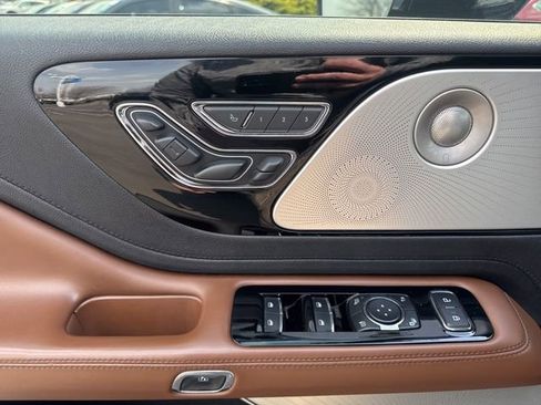 Used 2022 Lincoln Aviator Reserve w/ Equipment Group 201A image 23