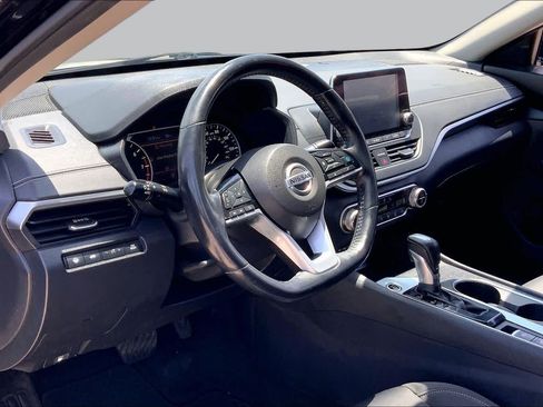 Used 2019 Nissan Altima 2.5 SV FWD image 18