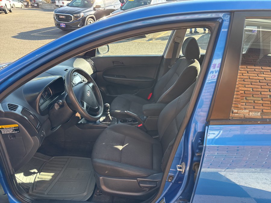 Used 2012 Hyundai Elantra GLS FWD image 16