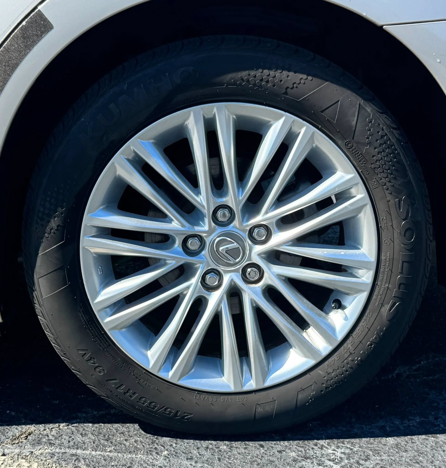 Used 2014 Lexus ES 350 w/ Luxury Package FWD image 3