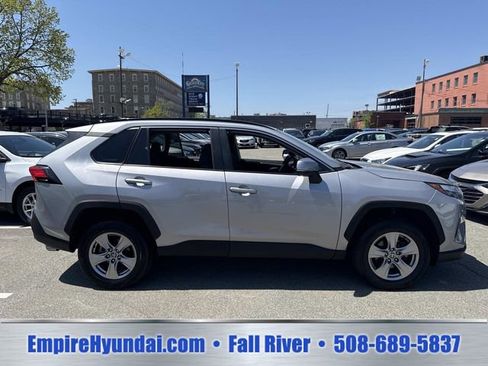 Used 2023 Toyota RAV4 XLE FWD image 3