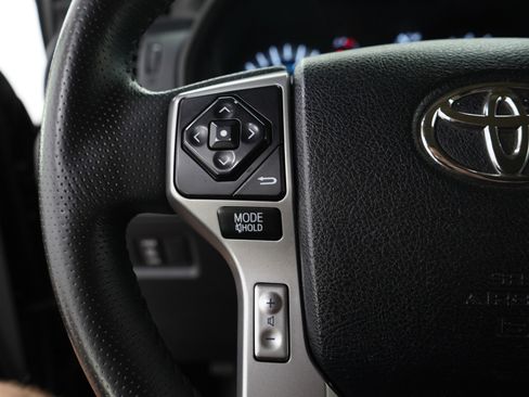 Used 2016 Toyota 4Runner SR5 AWD/4WD image 25
