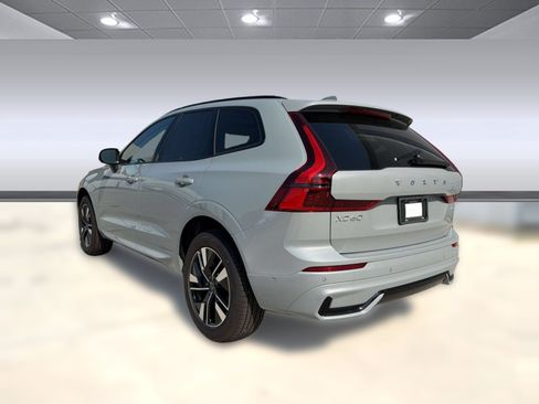 New 2026 Volvo XC60 B5 Plus w/ Climate Package AWD/4WD image 3