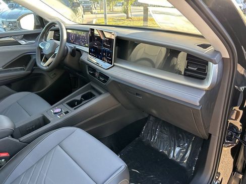 New 2026 Volkswagen Tiguan SE image 43