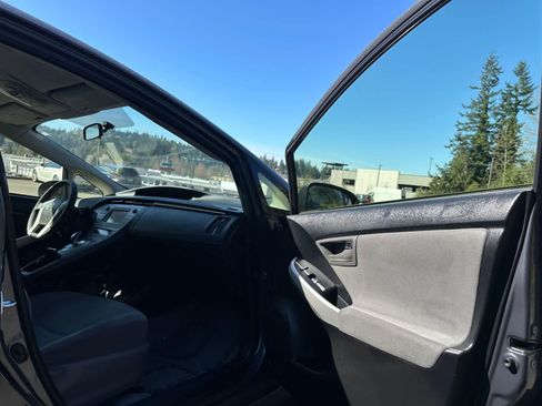 Used 2014 Toyota Prius Two FWD image 16