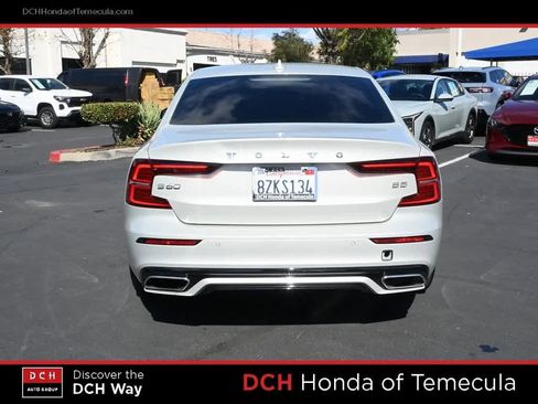 Used 2022 Volvo S60 B5 Momentum image 6