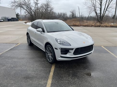 Used 2020 Porsche Macan Turbo image 10