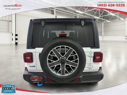 Used 2023 Jeep Wrangler Unlimited Sahara image 4