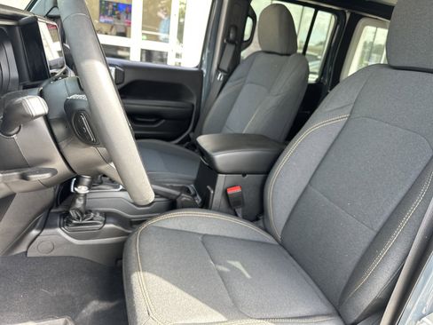 Used 2025 Jeep Wrangler Unlimited Sport AWD/4WD image 11