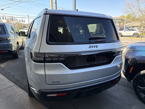 New 2026 Jeep Grand Wagoneer Limited AWD/4WD image 4