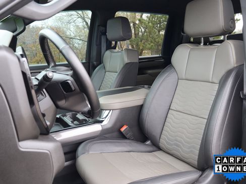 Used 2025 Chevrolet Silverado 2500 ZR2 w/ Technology Package image 21