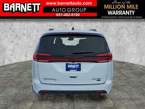 New 2026 Chrysler Pacifica Limited w/ S Appearance Package image 4
