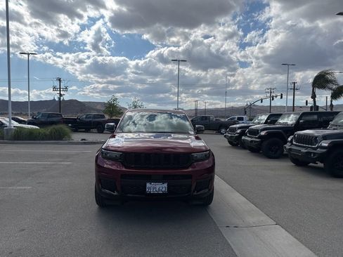 Used 2023 Jeep Grand Cherokee L Laredo AWD/4WD image 3
