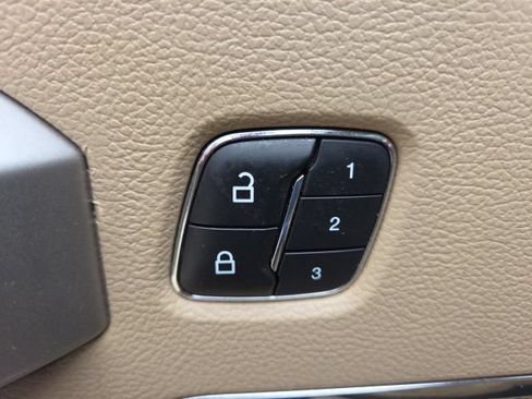 Certified 2019 Ford F150 Lariat w/ Equipment Group 502A Luxury AWD/4WD image 29