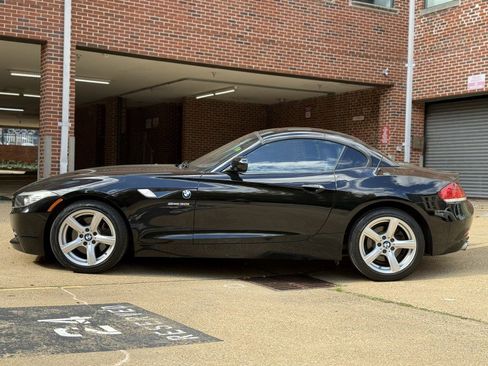 Used 2011 BMW Z4 sDrive30i image 8