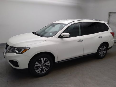 Used 2020 Nissan Pathfinder SL FWD image 2