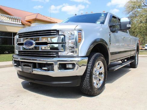 Used 2019 Ford F250 Lariat w/ Chrome Package image 9